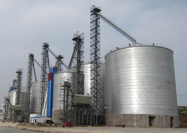 青铜峡大型钢板库构造参数及水泥储存质量